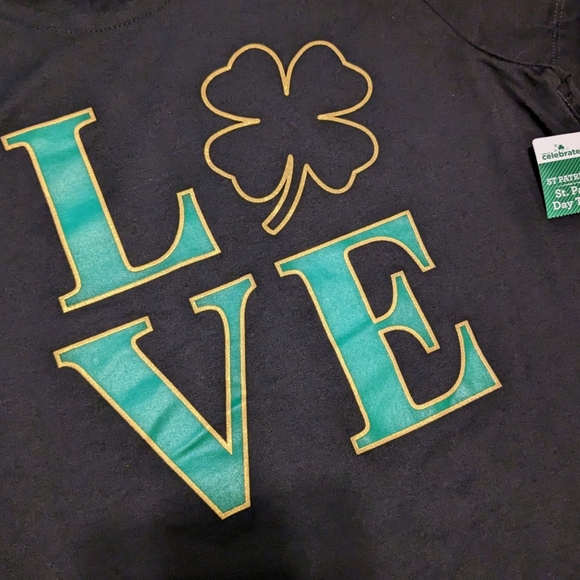 St Patrick's Day T-shirt "Love" Graphic green and gold on black. Medium - Picture 2 of 10